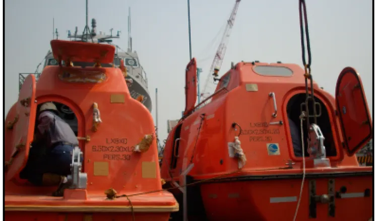 SERVICE Ships Survey 2 lifeboat_service_photo_1