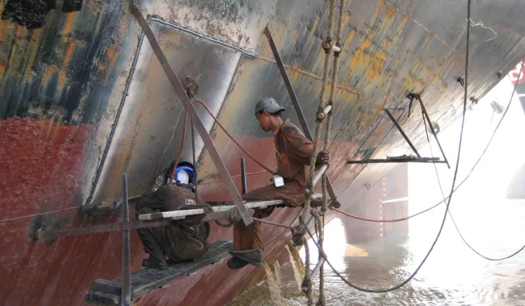 SERVICE Repairs, fabrication and installation 2 ship_repair_1